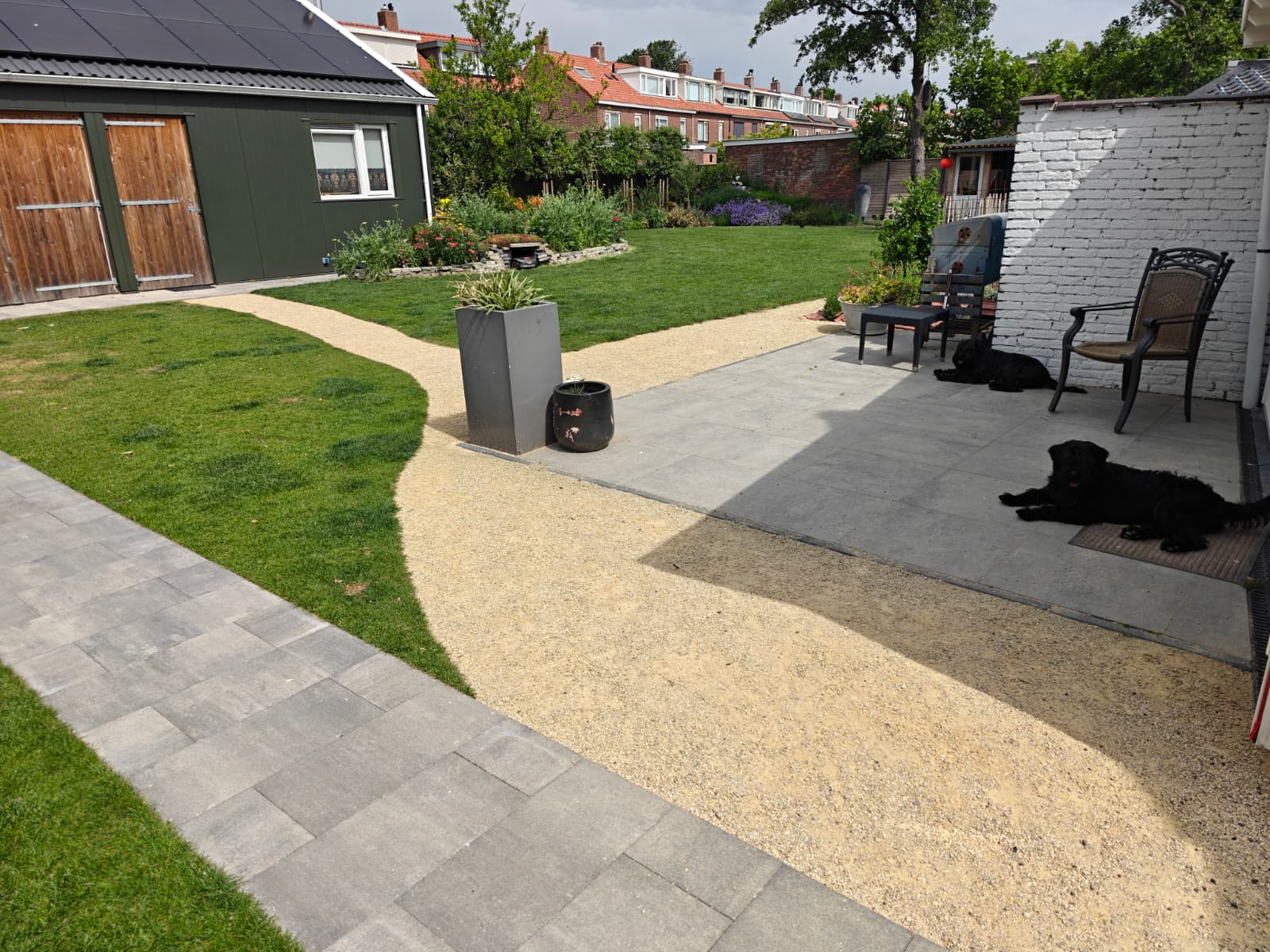 Van verharde tuin naar groene oase Groene oase